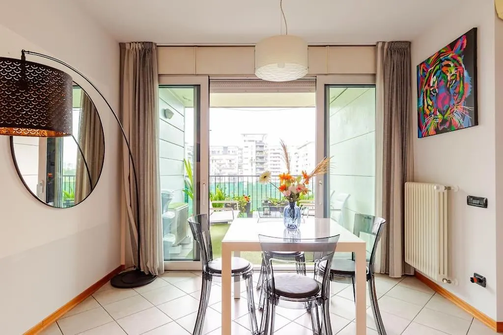 Oasi Di Relax Con Box Privato E Balcone, Vicino M1 Apartment Milan 0*,  Italy