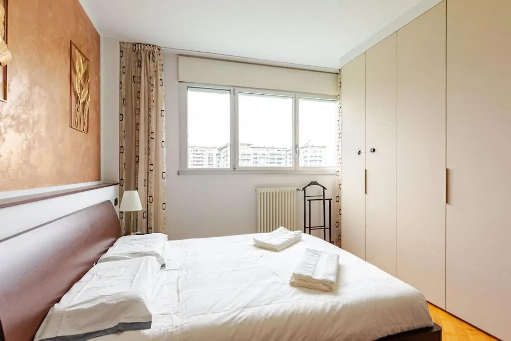 Oasi Di Relax Con Box Privato E Balcone, Vicino M1 Apartment Milan