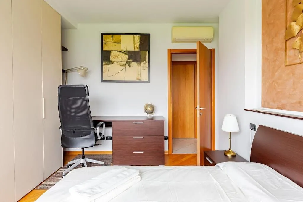 Apartamento Oasi Di Relax Con Box Privato E Balcone, Vicino M1 Milán 0*,